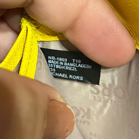 Michael Kors Preloved Karson Leather Continental Flap Wallet - Picture 13 of 13